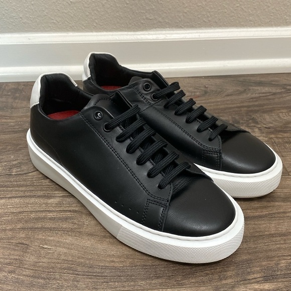 EUC HUGO Quiver Derby LT Black leather sneaker with white sole size 38 - Picture 1 of 9